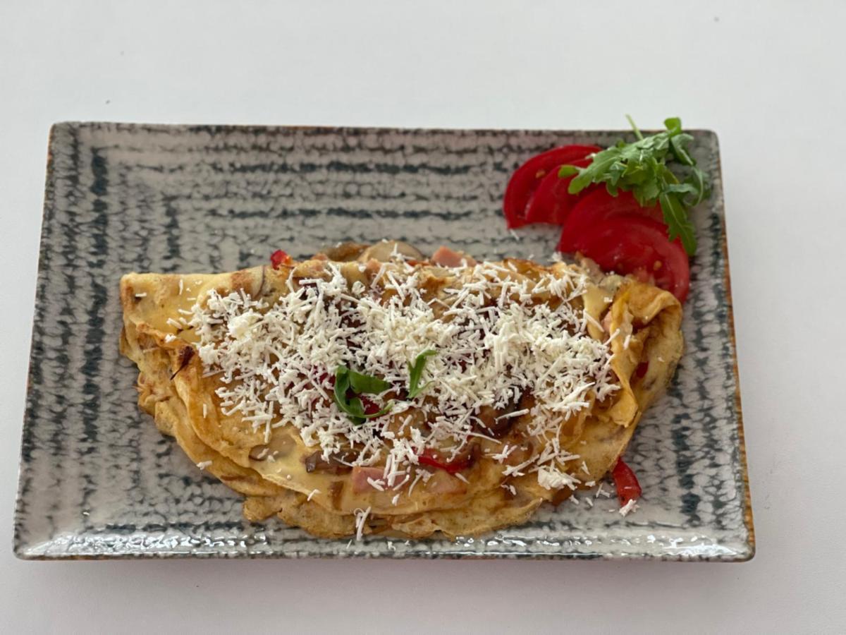 Pensiune-Restaurant Palace Carpinet 外观 照片